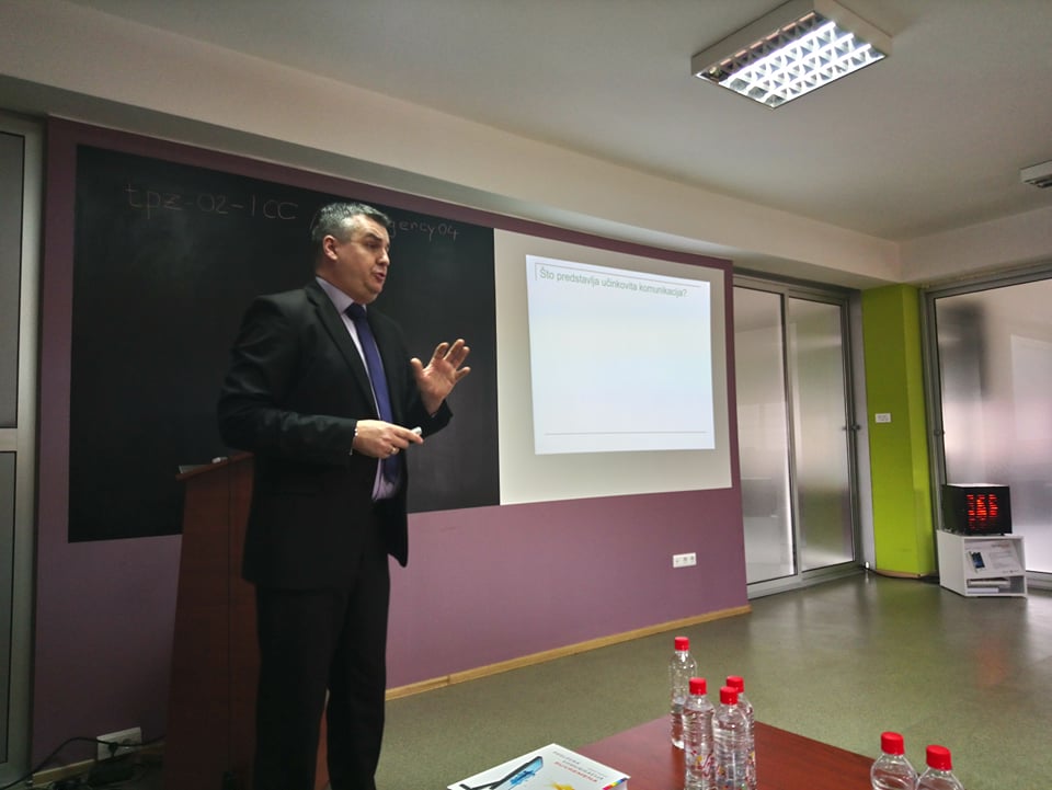 Profesori Sveučilišta „VITEZ“  zeničke gospodarstvenike educirali o poduzetništvu