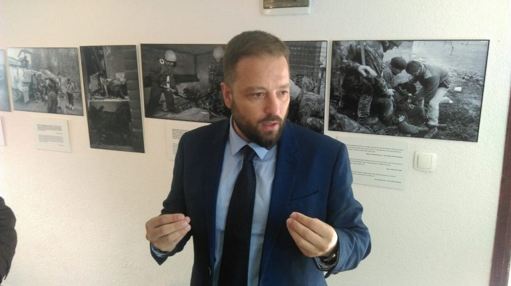 Politički aktivist iz Hrvatske Pero Mrnarević odao počast žrtvama zločina