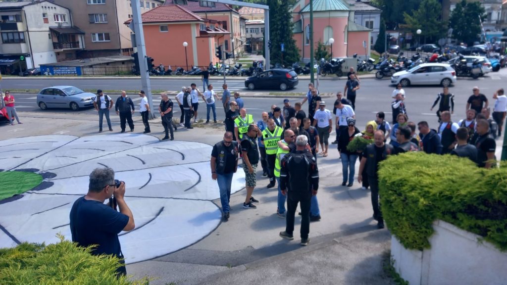 Članovi MK "Old Town" ugostili učesnike Moto maratona za Srebrenicu
