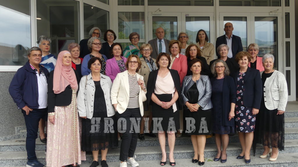 45 godina mature prve generacije medicinske škole u Travniku (FOTO)