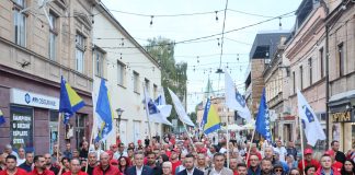 Impresivne scene iz Travnika: Građani u velikom broju došli na susret s Bečirovićem